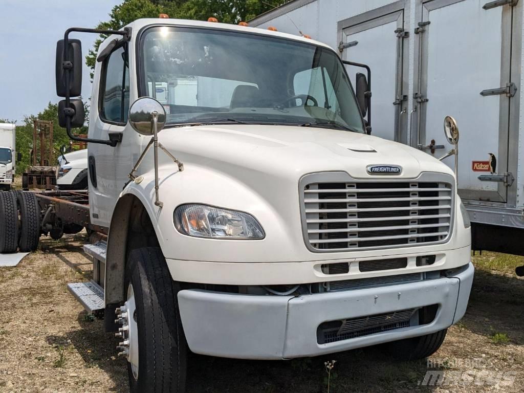 Freightliner M2106 Chassier
