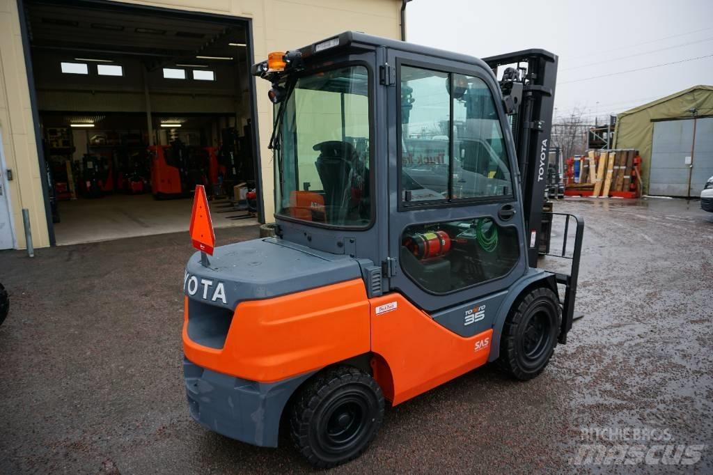 Toyota 52-8FDJF35 Dieselmotviktstruckar