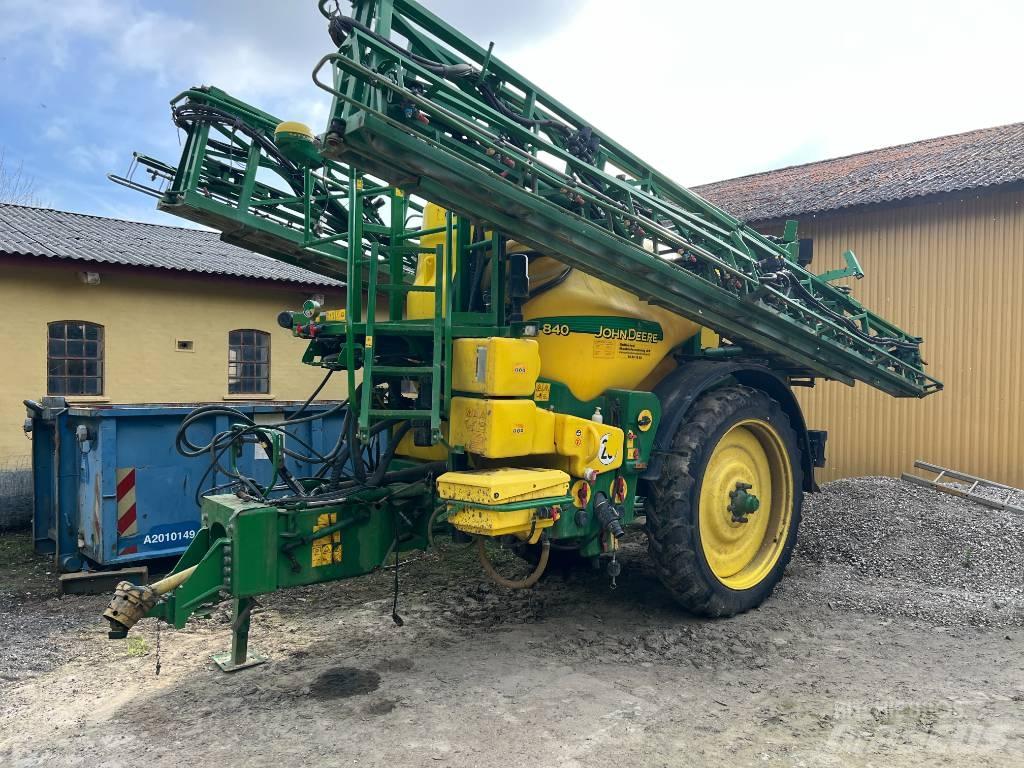 John Deere 840 Dragna sprutor