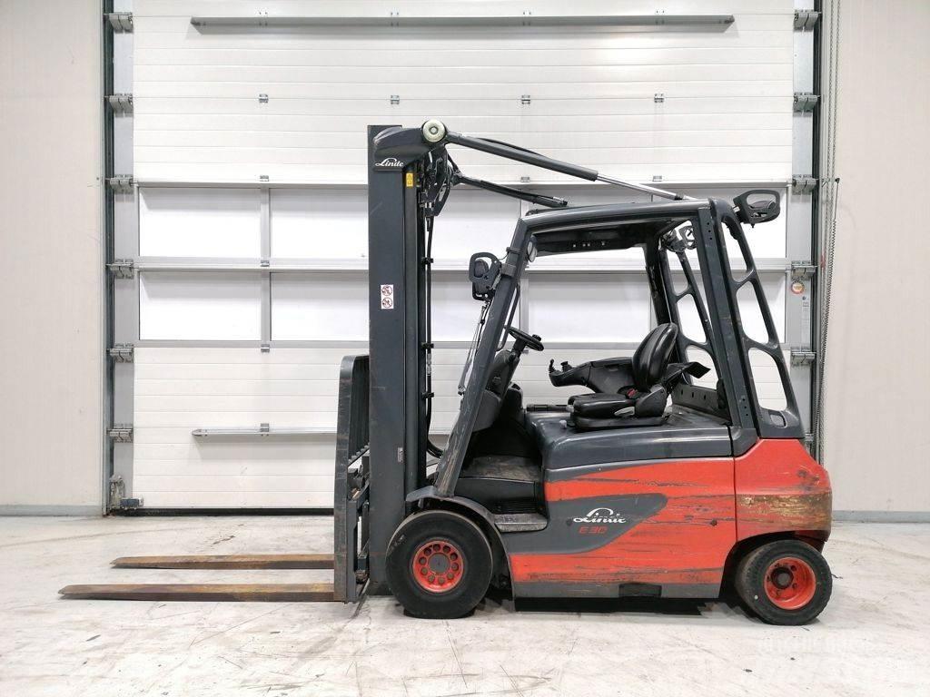 Linde E30-01 Elmotviktstruckar