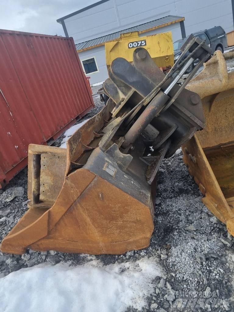 Komatsu HB 365 LC Bandgrävare