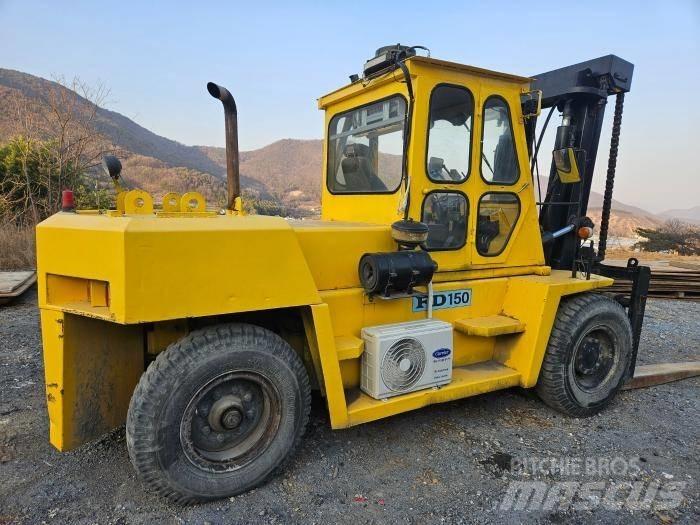 Komatsu FD 150 Skjutstativtruck