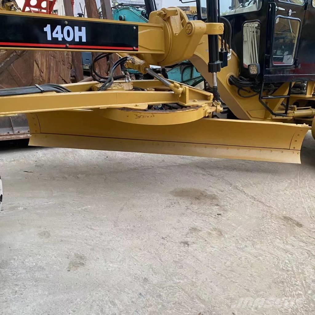 CAT 140 H Väghyvlar