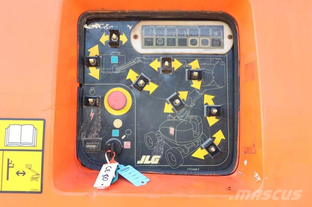 JLG 800AJ Bomliftar