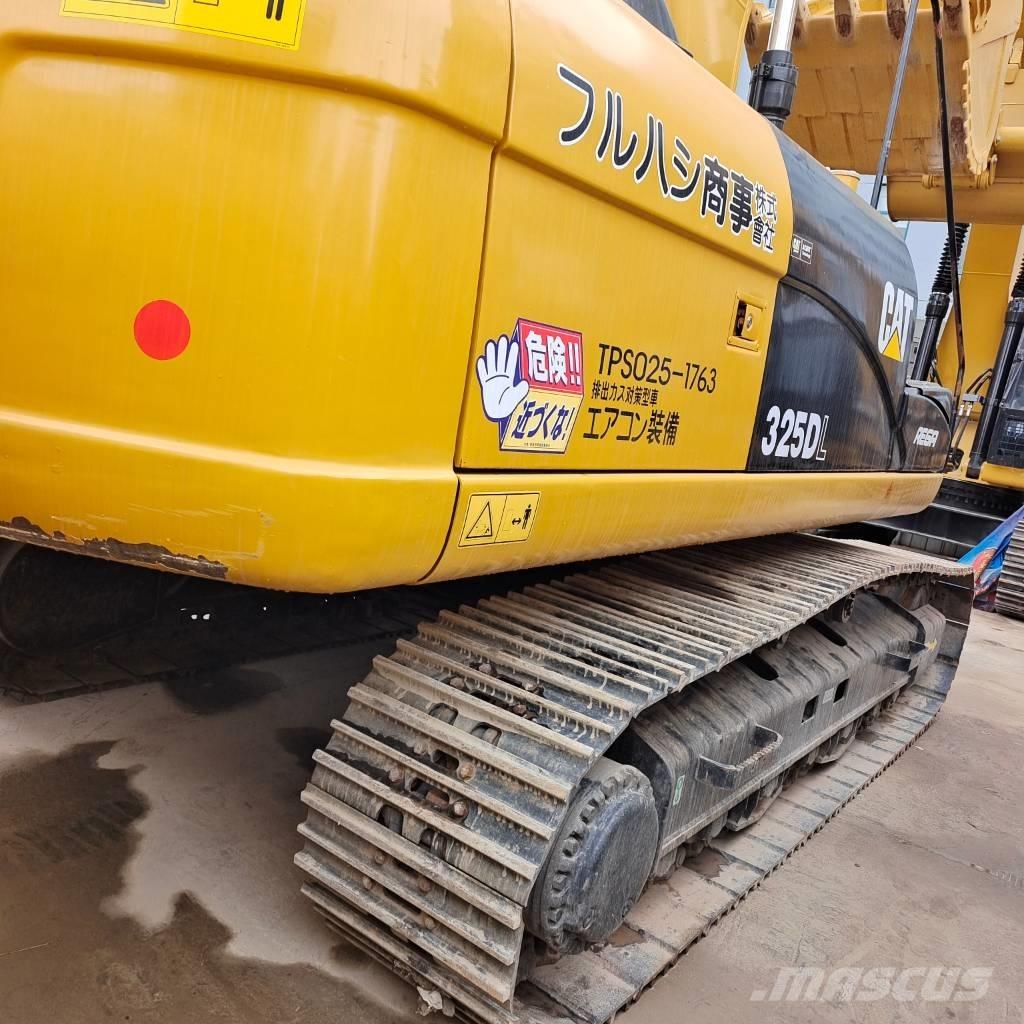 CAT 325 D Bandgrävare