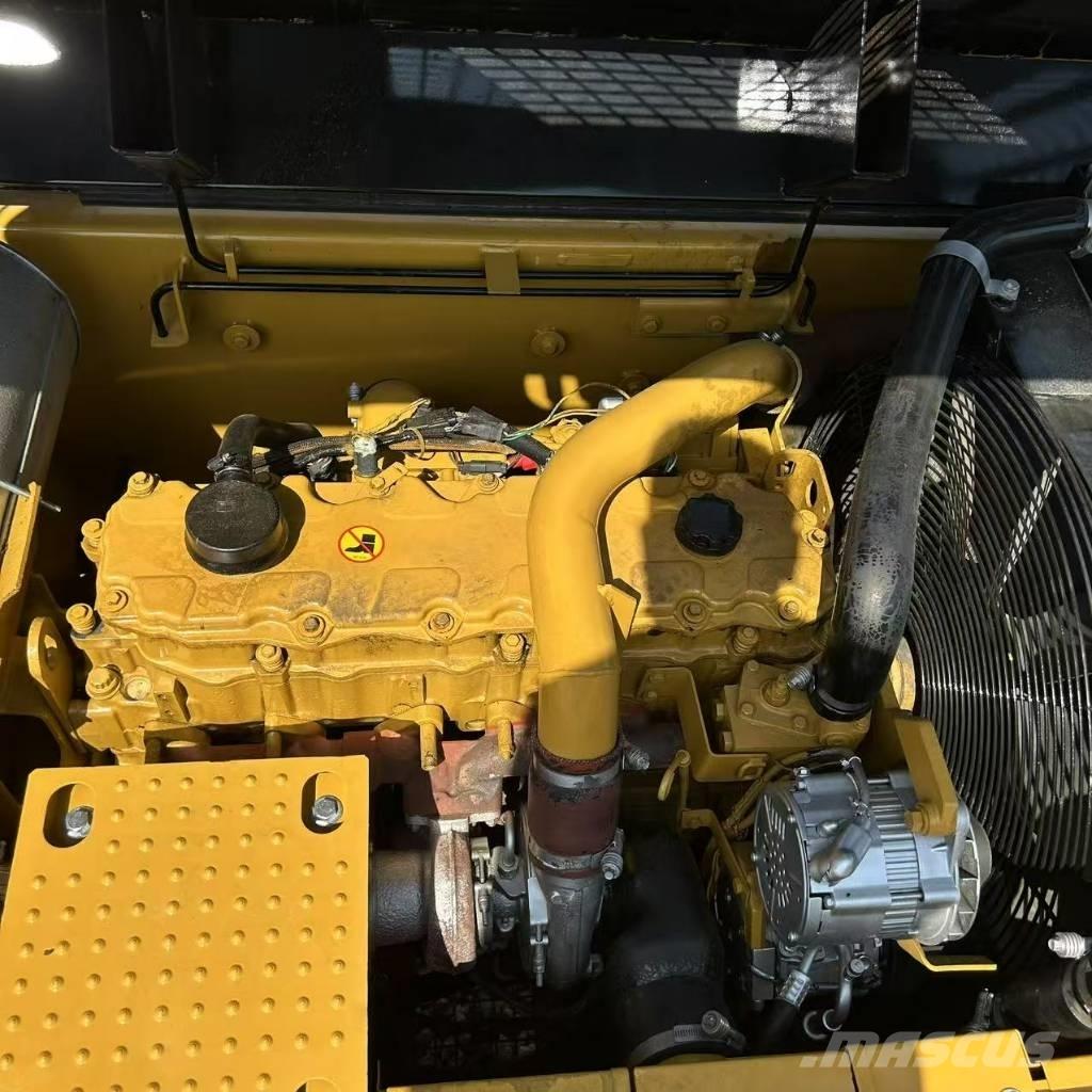 CAT 324D2L Bandgrävare