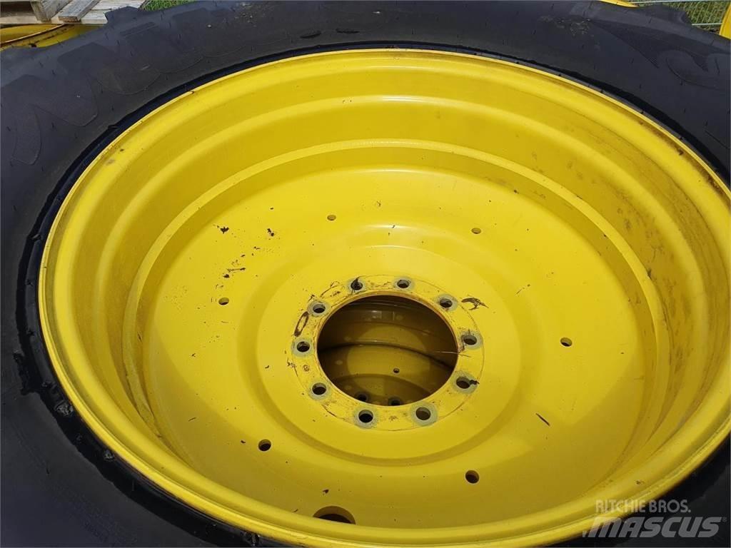 Mitas 650/85R38 x2 Däck, hjul och fälgar