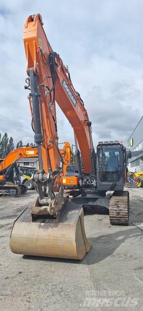Doosan DX 225 LC-7 Bandgrävare