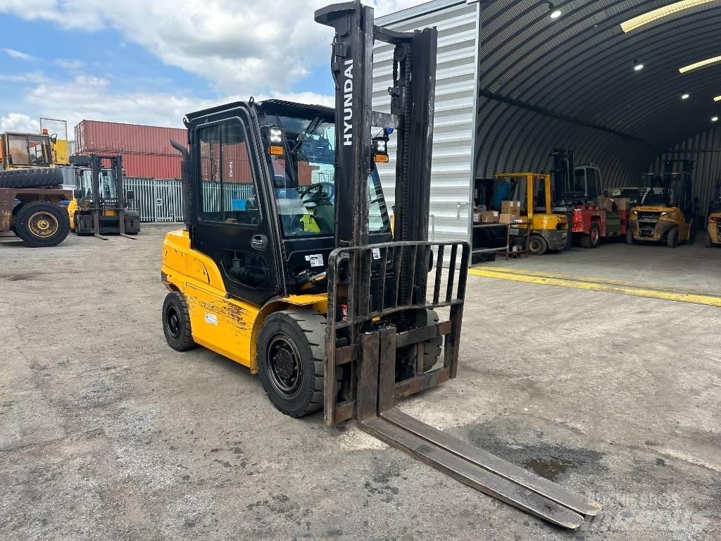 Hyundai 40D-9F Dieselmotviktstruckar