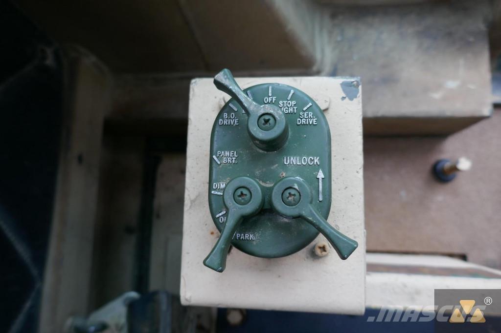 CAT 130G Ex-army Väghyvlar