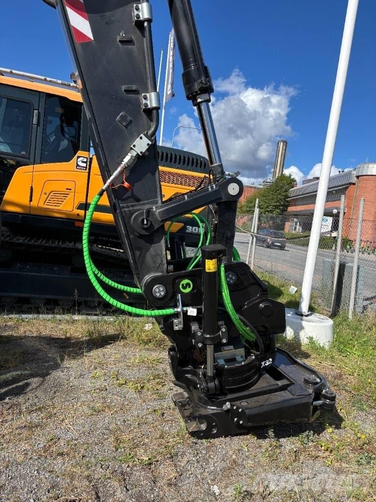 Hyundai HX300A L Bandgrävare