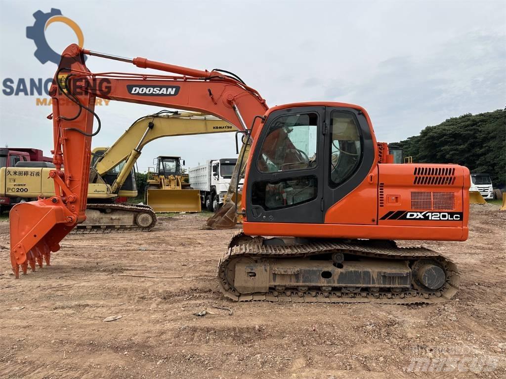 Doosan DX 120 Bandgrävare