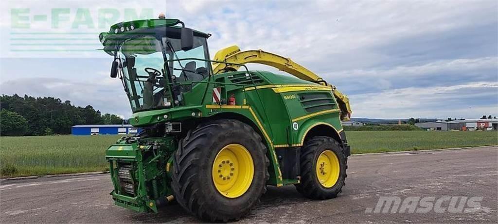 John Deere 8400 Självgående fälthackar