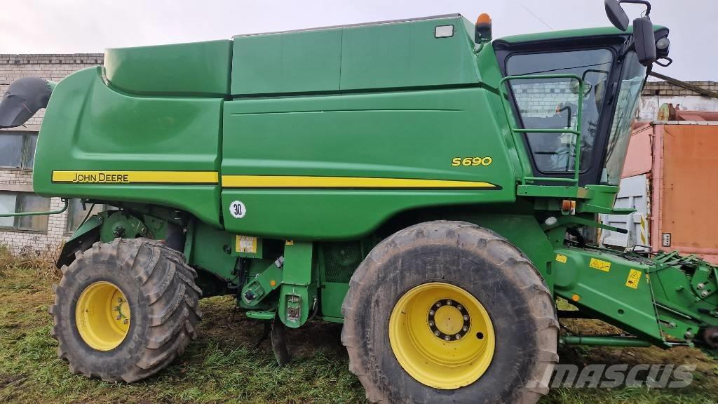 John Deere S 690 Skördetröskor