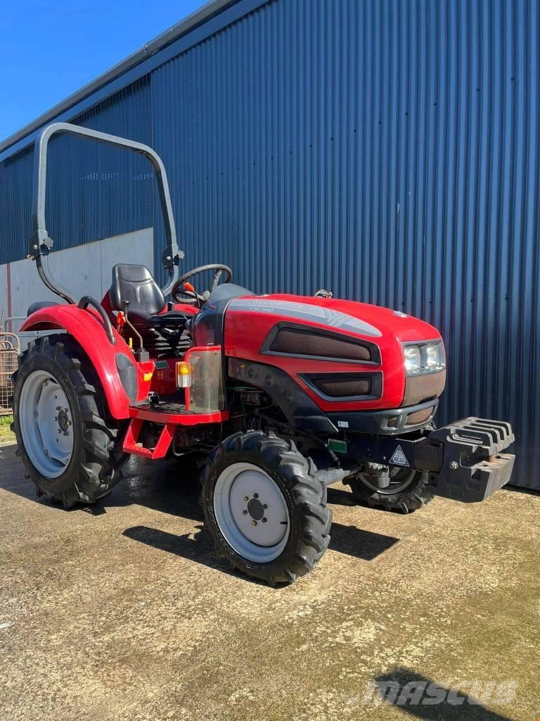McCormick X10.30M Kompakttraktorer