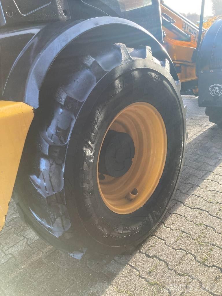 JCB TM 310 S Redskapsbärare för lantbruk