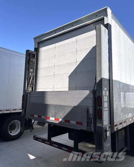 Freightliner M2 Skåpbilar