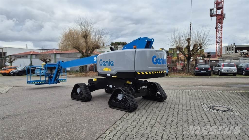 Genie S-45 TraX Bomliftar