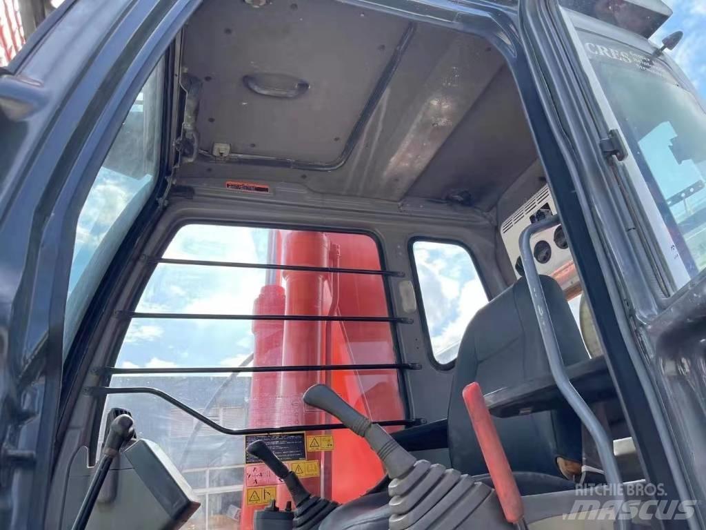 Hitachi ZX 200 C LC Bandgrävare