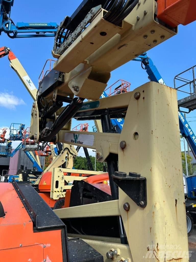 JLG 340 AJ Bomliftar