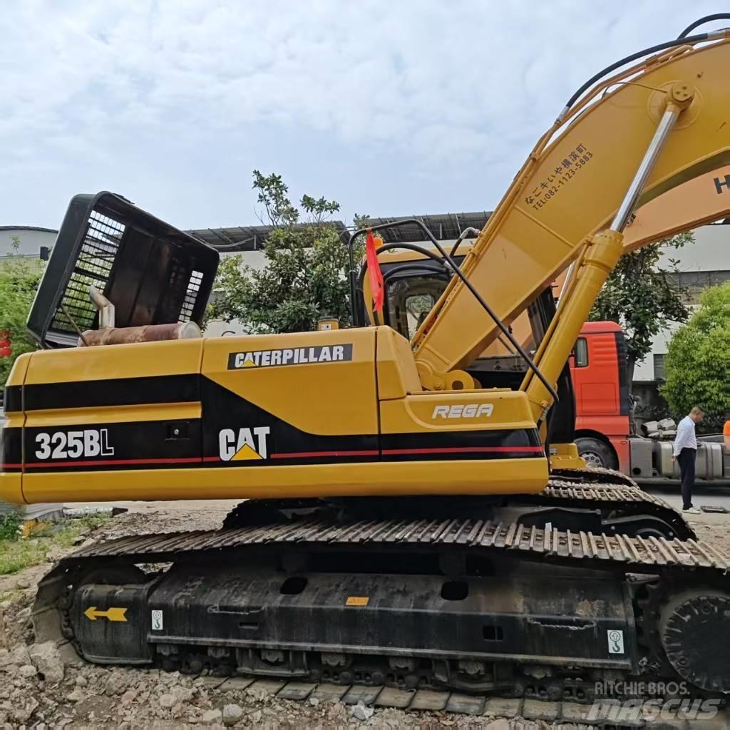 CAT 325 B L Bandgrävare