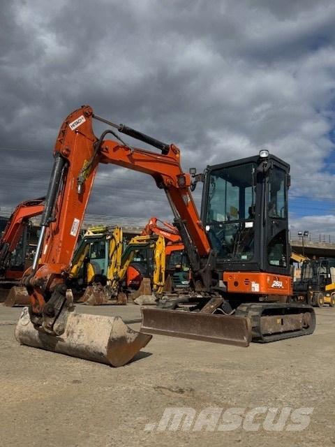 Hitachi ZX 26 U-6 CR Minigrävare < 7t