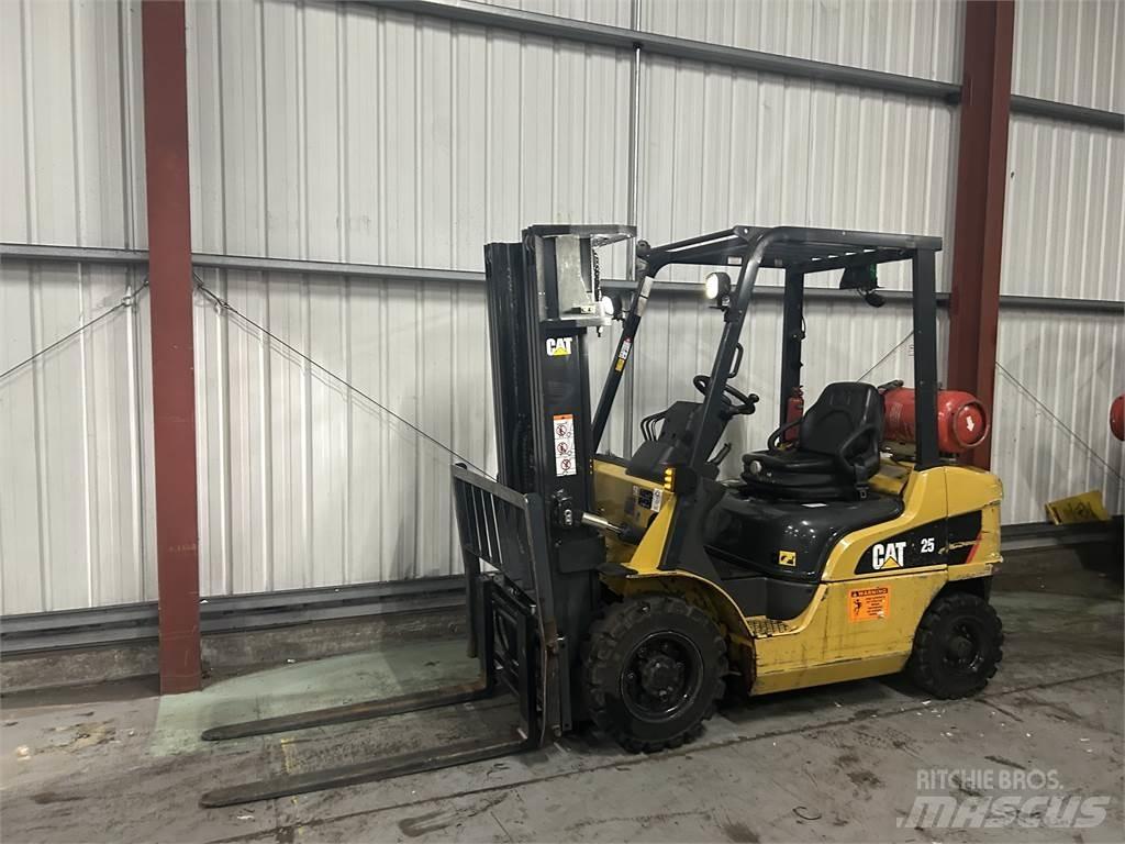 CAT GP25NT Gasolmotviktstruckar