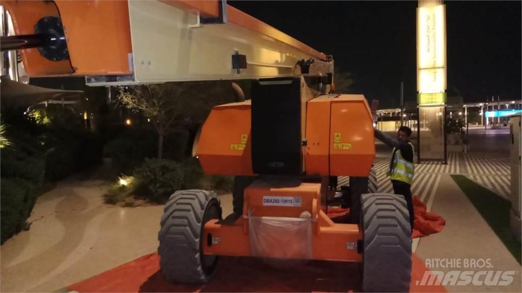 JLG 800AJ Bomliftar