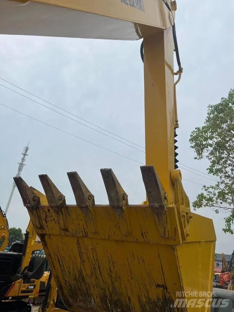 Komatsu PC70-8 Bandgrävare