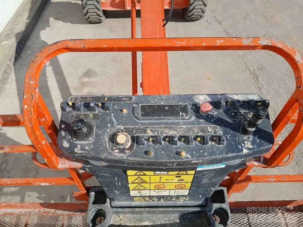 JLG 600 AJ Bomliftar