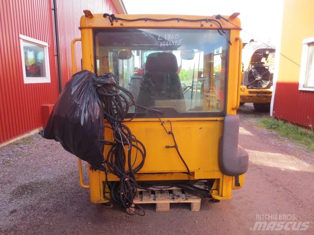 Volvo L 180 D Hytter och interiör