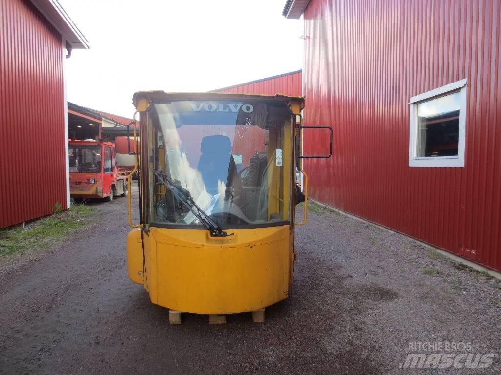 Volvo L 180 D Hytter och interiör