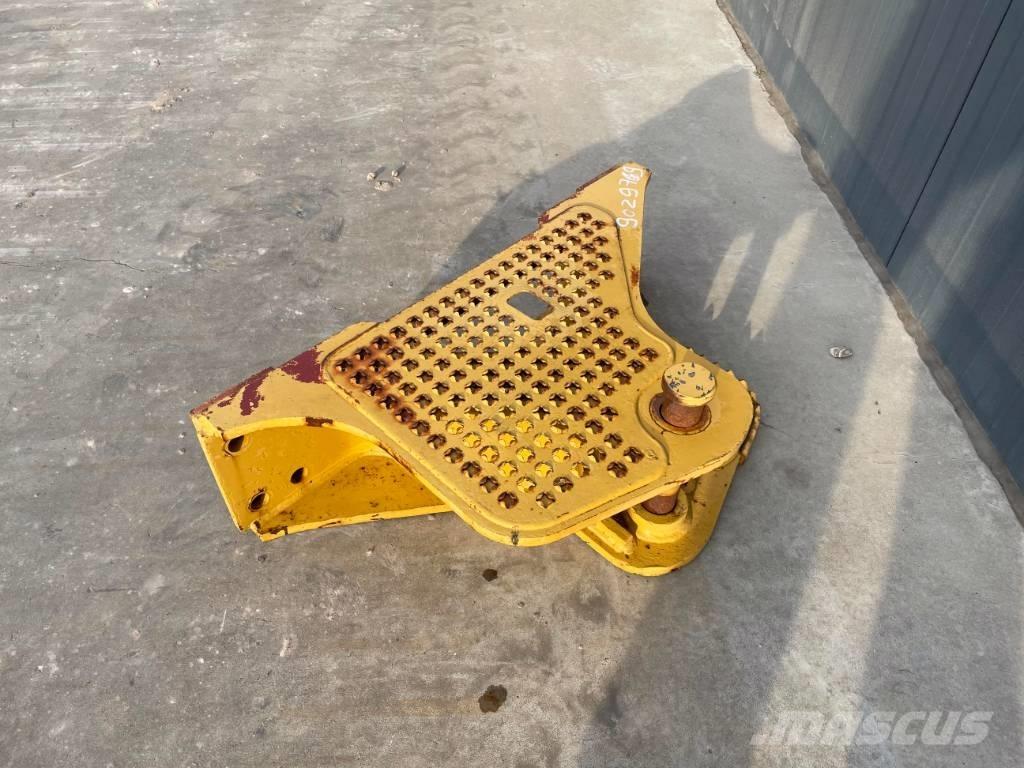 CAT D6K Zugtraverse Övriga