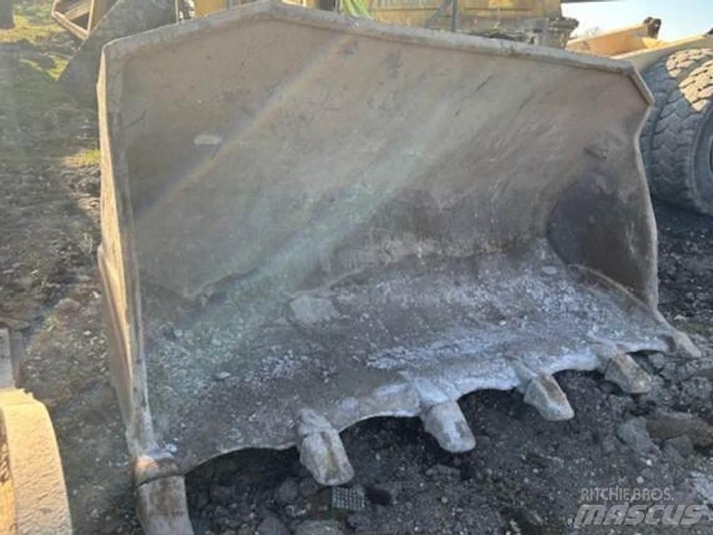 CAT 973D Skopor