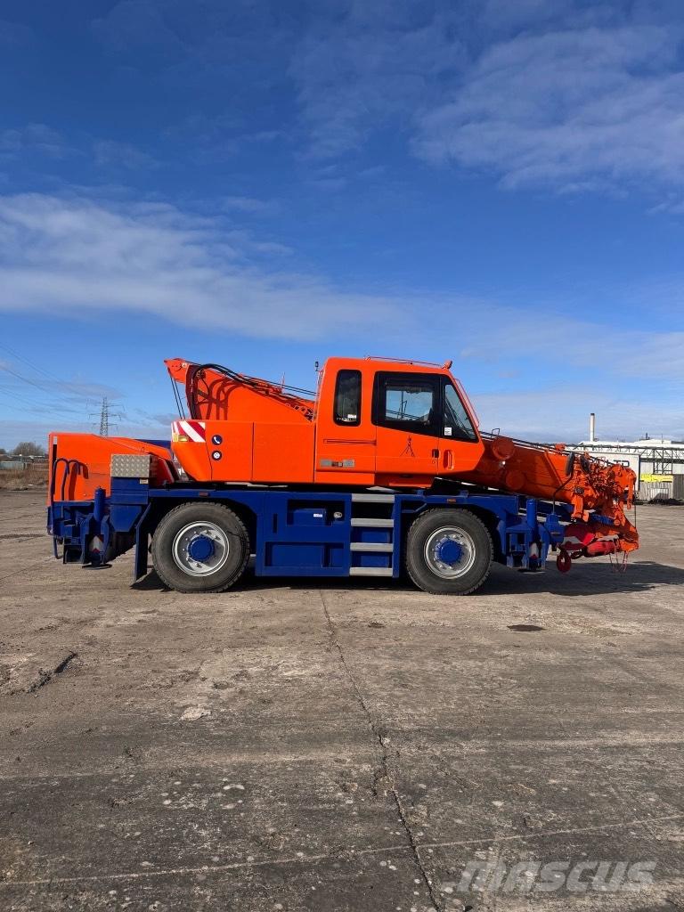 Kato CR 200 Ri Allterrängkranar