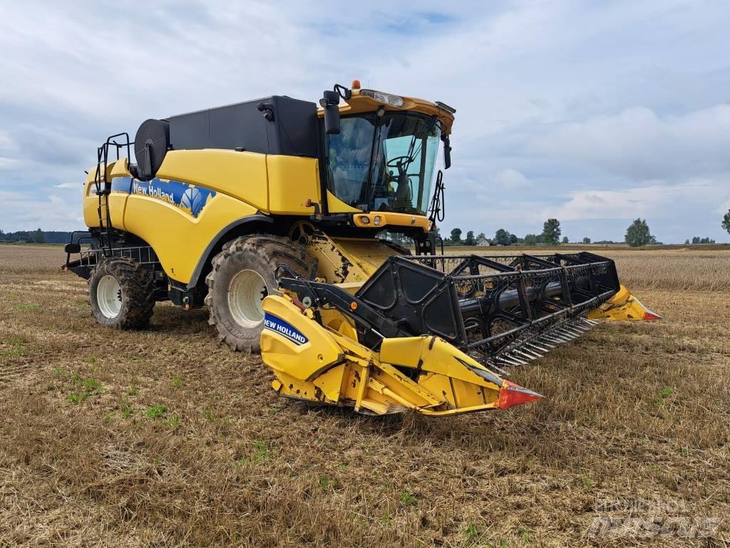 New Holland CX 8080 Skördetröskor
