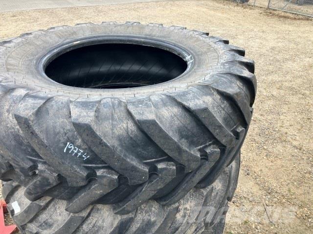  - - - 440/80R28 Däck, hjul och fälgar