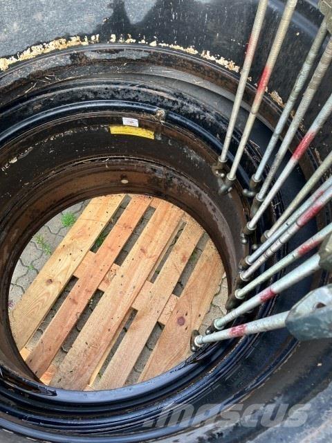  - - - 650/65X42 Däck, hjul och fälgar