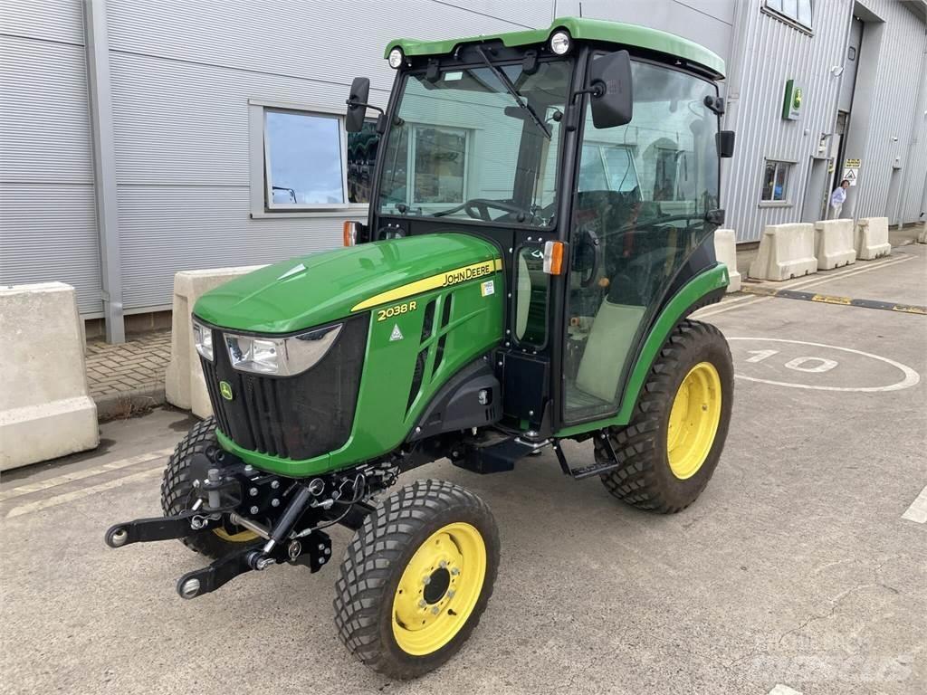 John Deere 2038R Kompakttraktorer