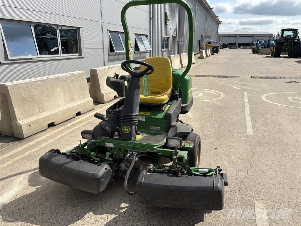 John Deere 2500E Gågräsklippare