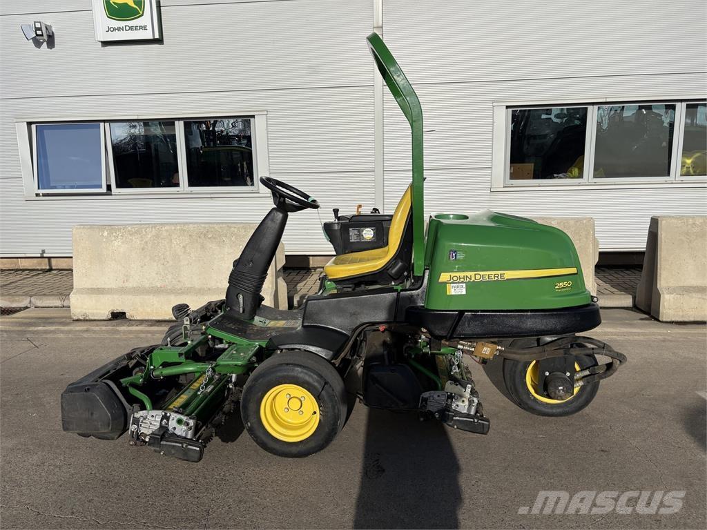 John Deere 2550 Gågräsklippare
