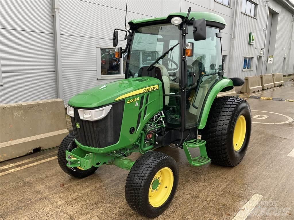 John Deere 4066R Kompakttraktorer