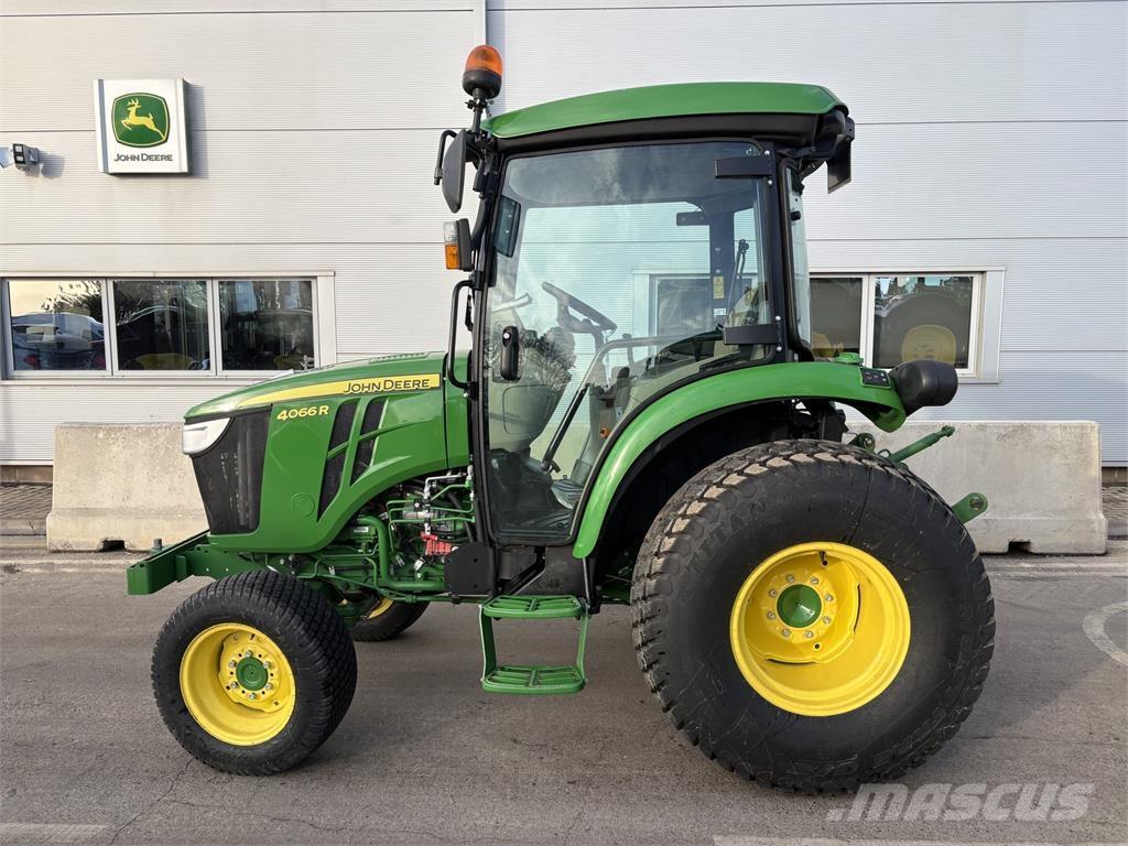 John Deere 4066R Kompakttraktorer