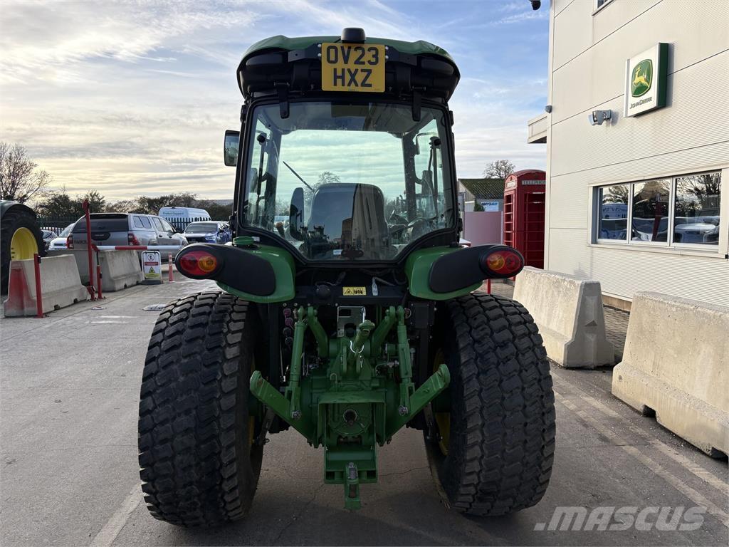 John Deere 4066R Kompakttraktorer