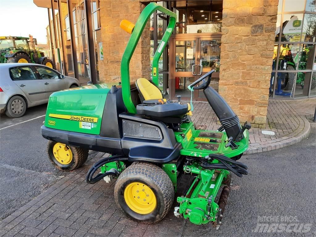 John Deere 7200 Gågräsklippare