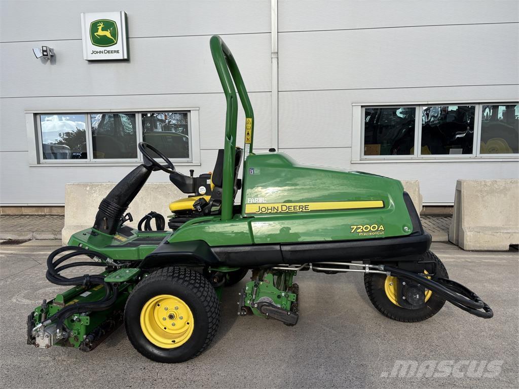 John Deere 7200A Gågräsklippare