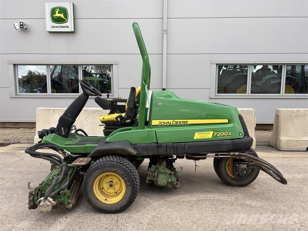 John Deere 7200A Gågräsklippare