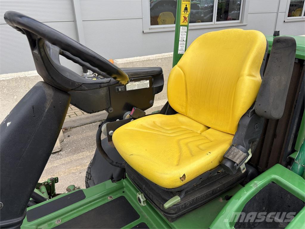 John Deere 7200A Gågräsklippare