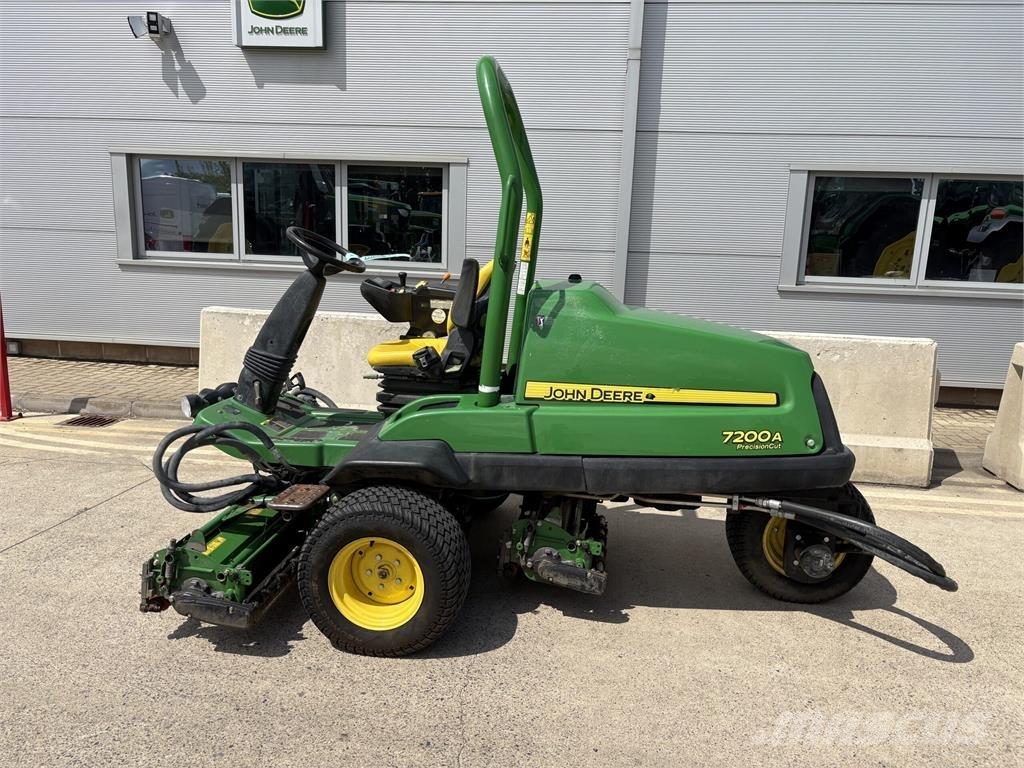 John Deere 7200A Gågräsklippare