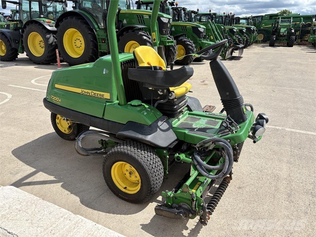 John Deere 7200A Gågräsklippare